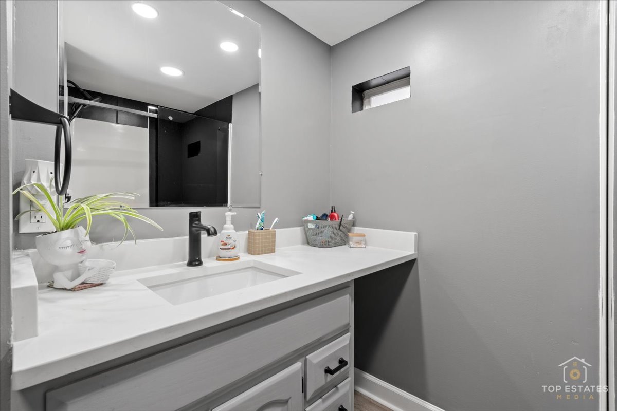 268 N Gifford Street, Elgin, IL 60120