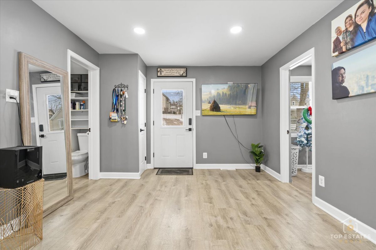 268 N Gifford Street, Elgin, IL 60120