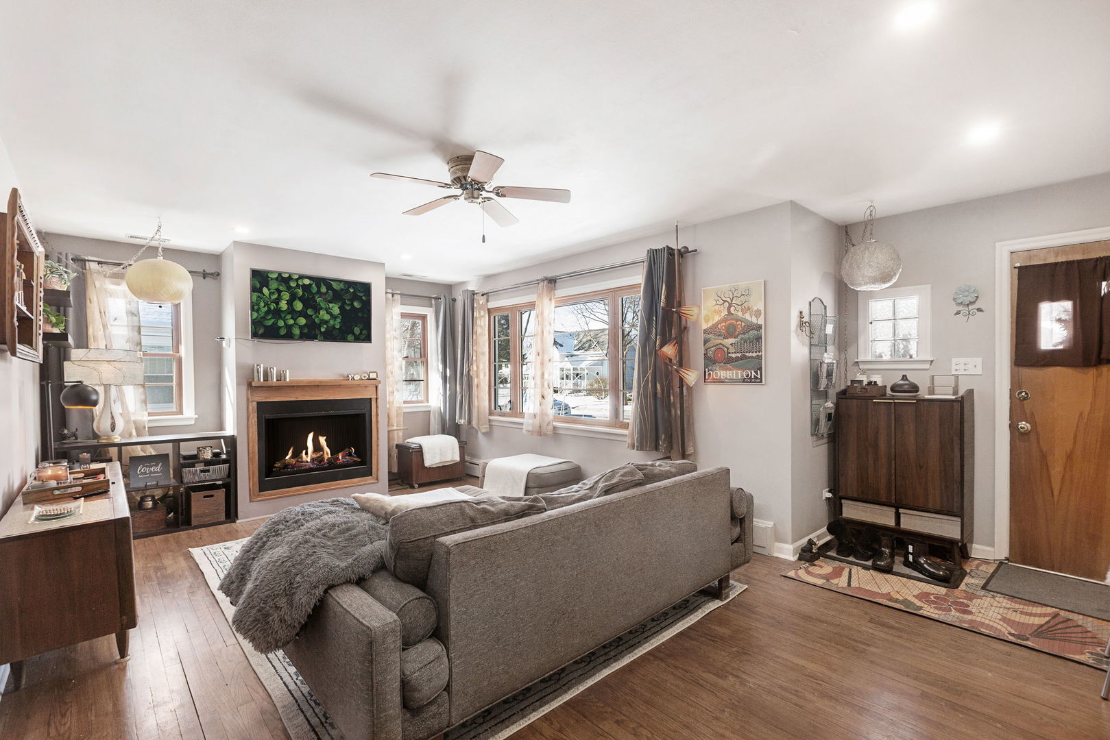 121 Pomeroy Avenue, Crystal Lake, IL 60014