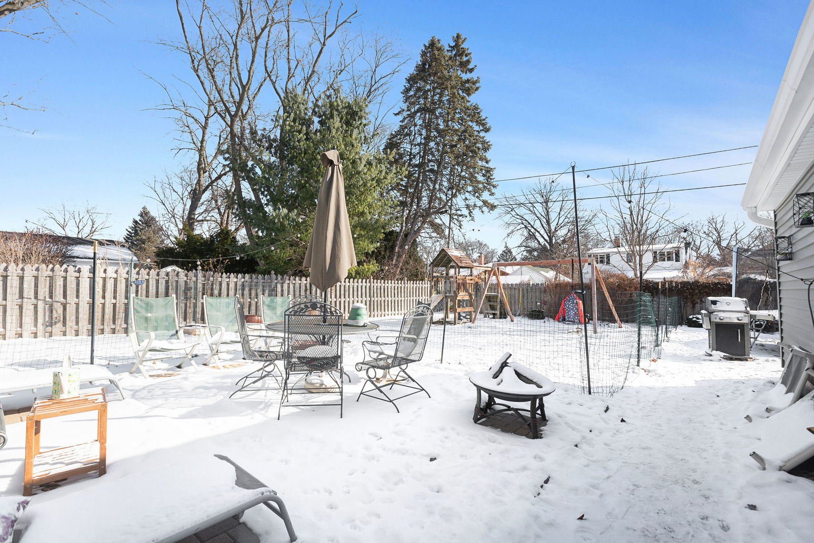 121 Pomeroy Avenue, Crystal Lake, IL 60014