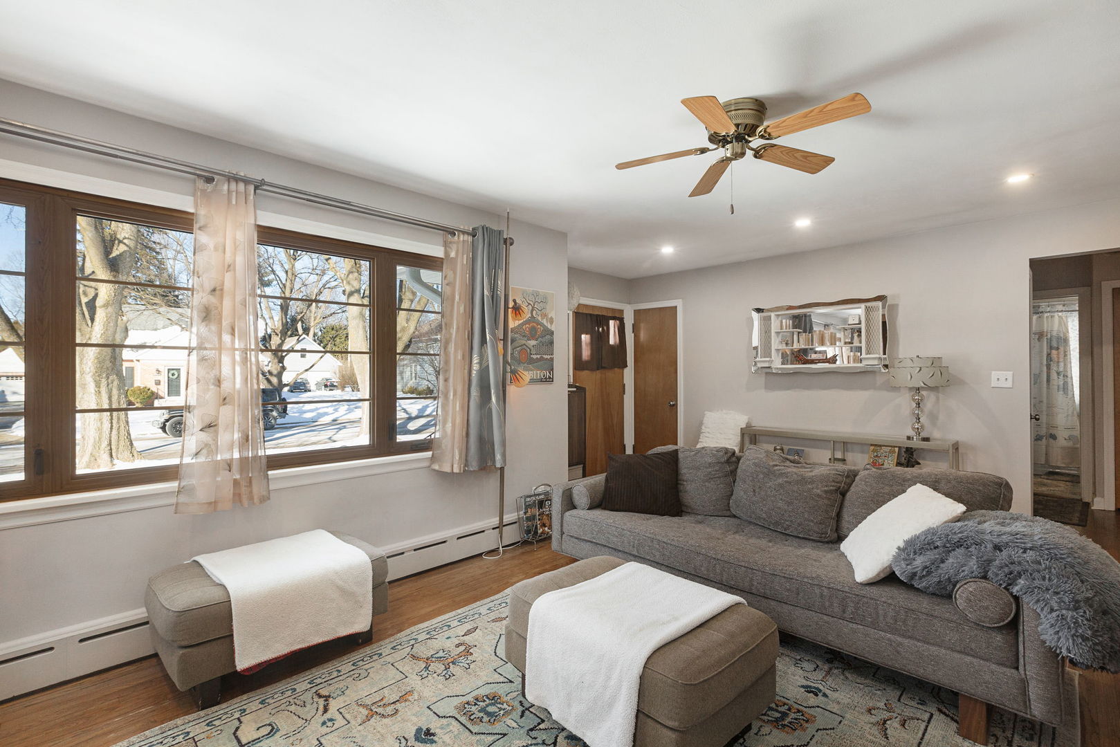 121 Pomeroy Avenue, Crystal Lake, IL 60014