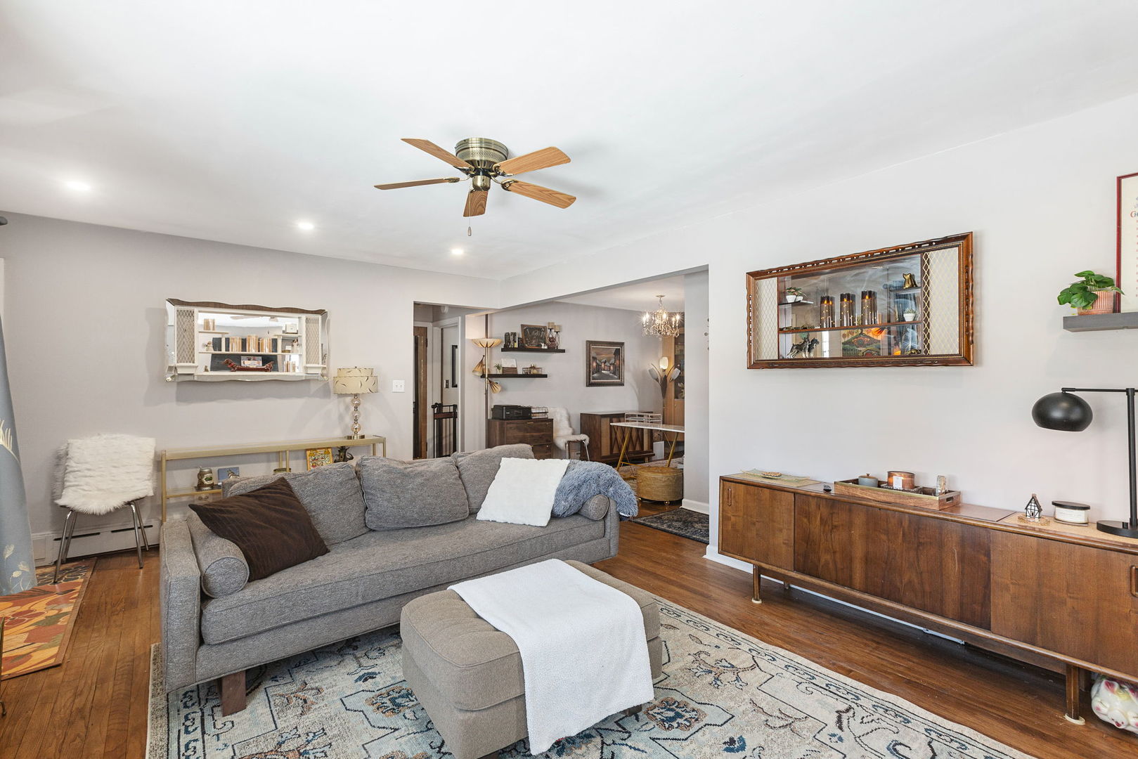 121 Pomeroy Avenue, Crystal Lake, IL 60014