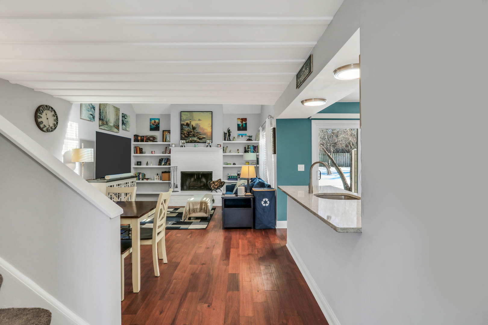 705 COLBY Court, Gurnee, IL 60031