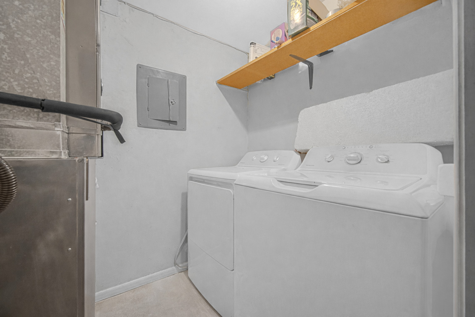 18559 Escanaba Avenue #201, Lansing, IL 60438