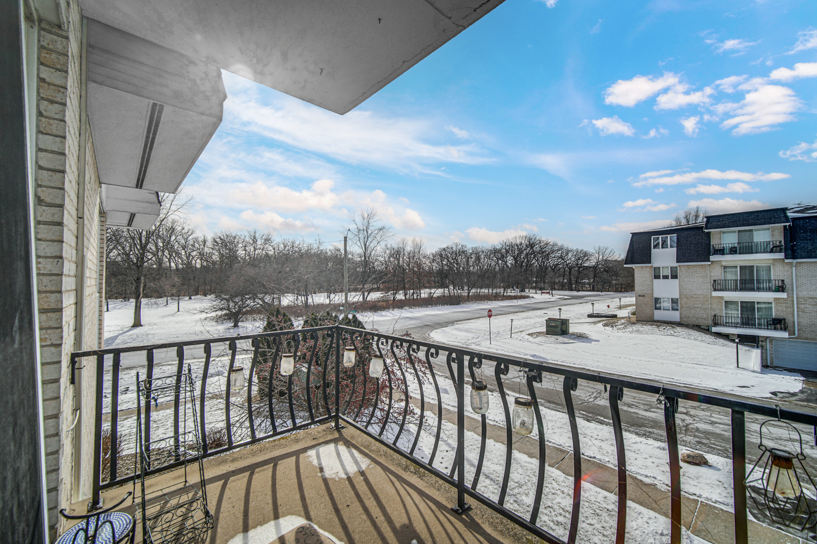 18559 Escanaba Avenue #201, Lansing, IL 60438