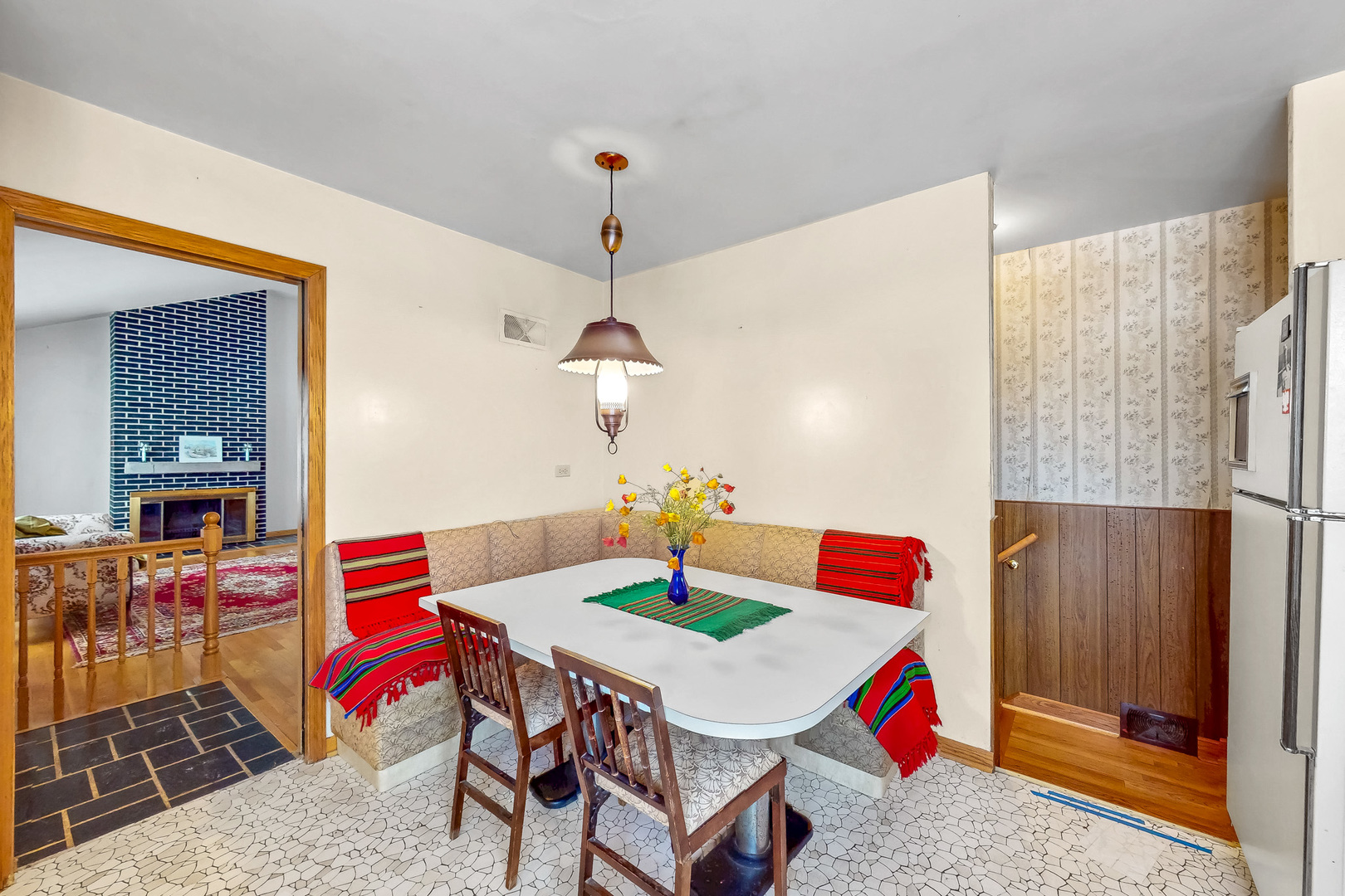 7355 W Lill Street, Niles, IL 60714