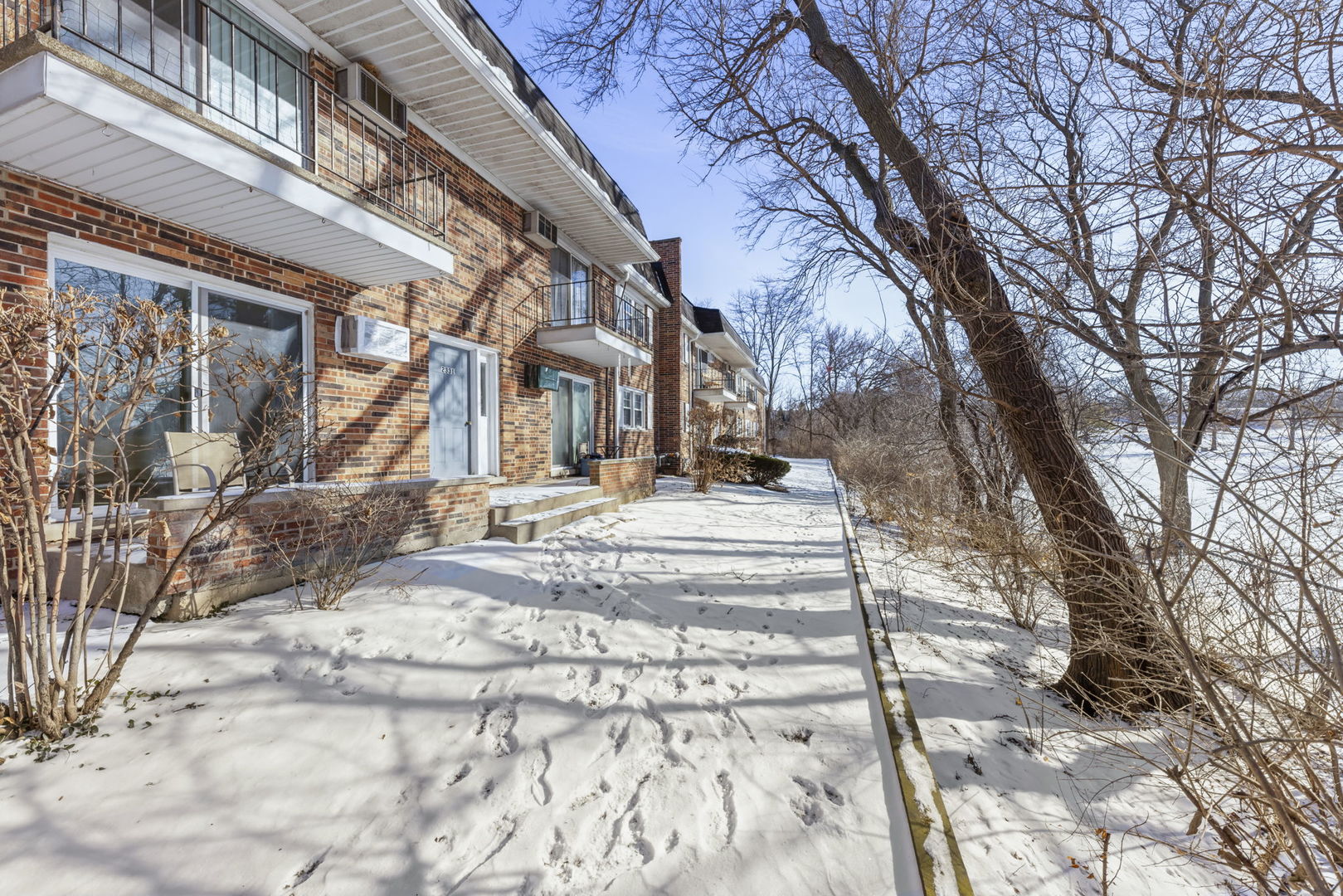 2331 Ogden Avenue #4, Downers Grove, IL 60515