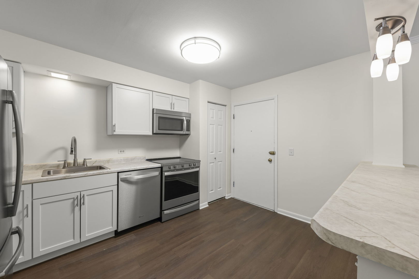 2331 Ogden Avenue #4, Downers Grove, IL 60515