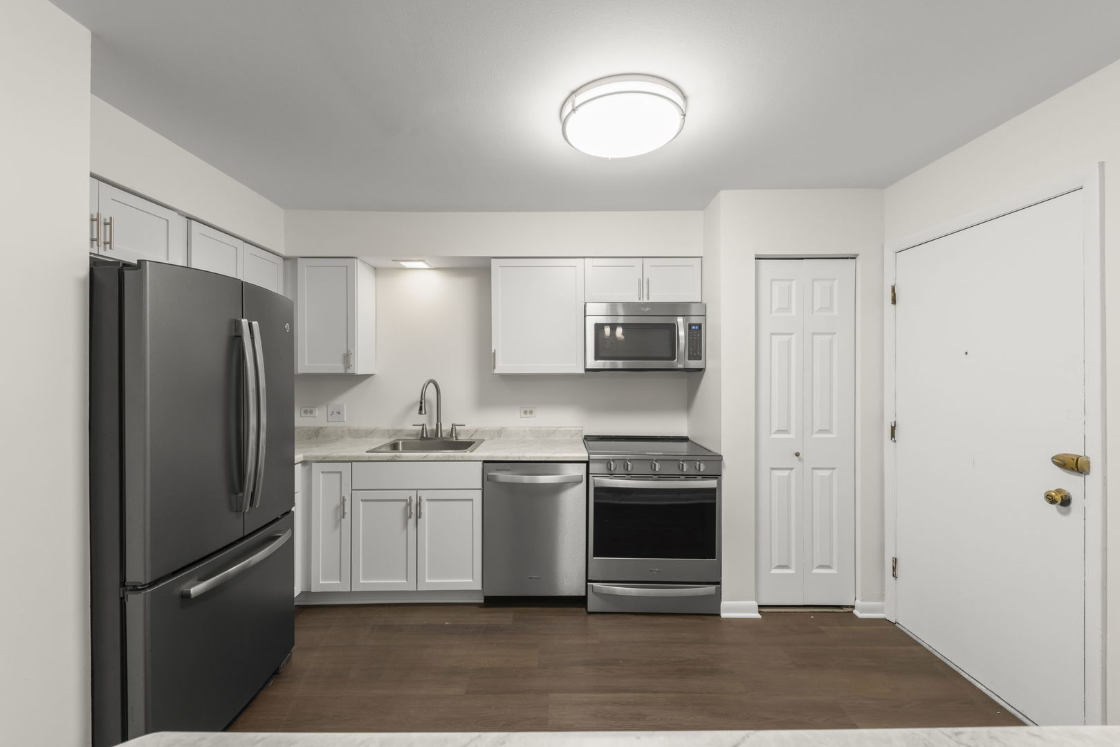 2331 Ogden Avenue #4, Downers Grove, IL 60515