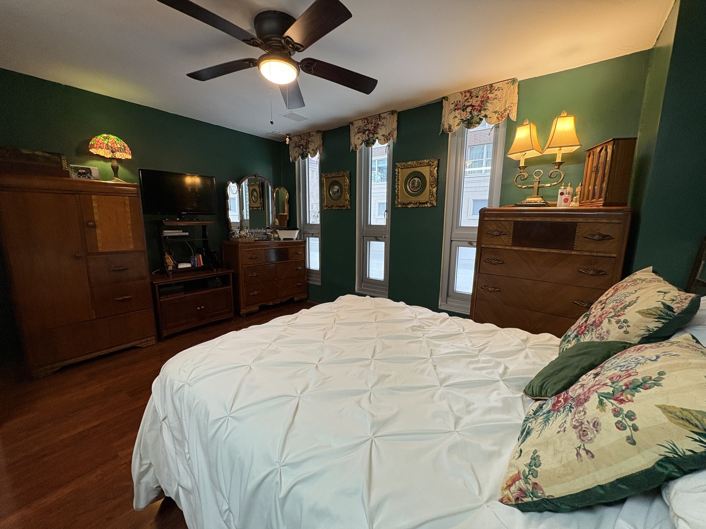 21 W Goethe Street #2A, Chicago, IL 60610