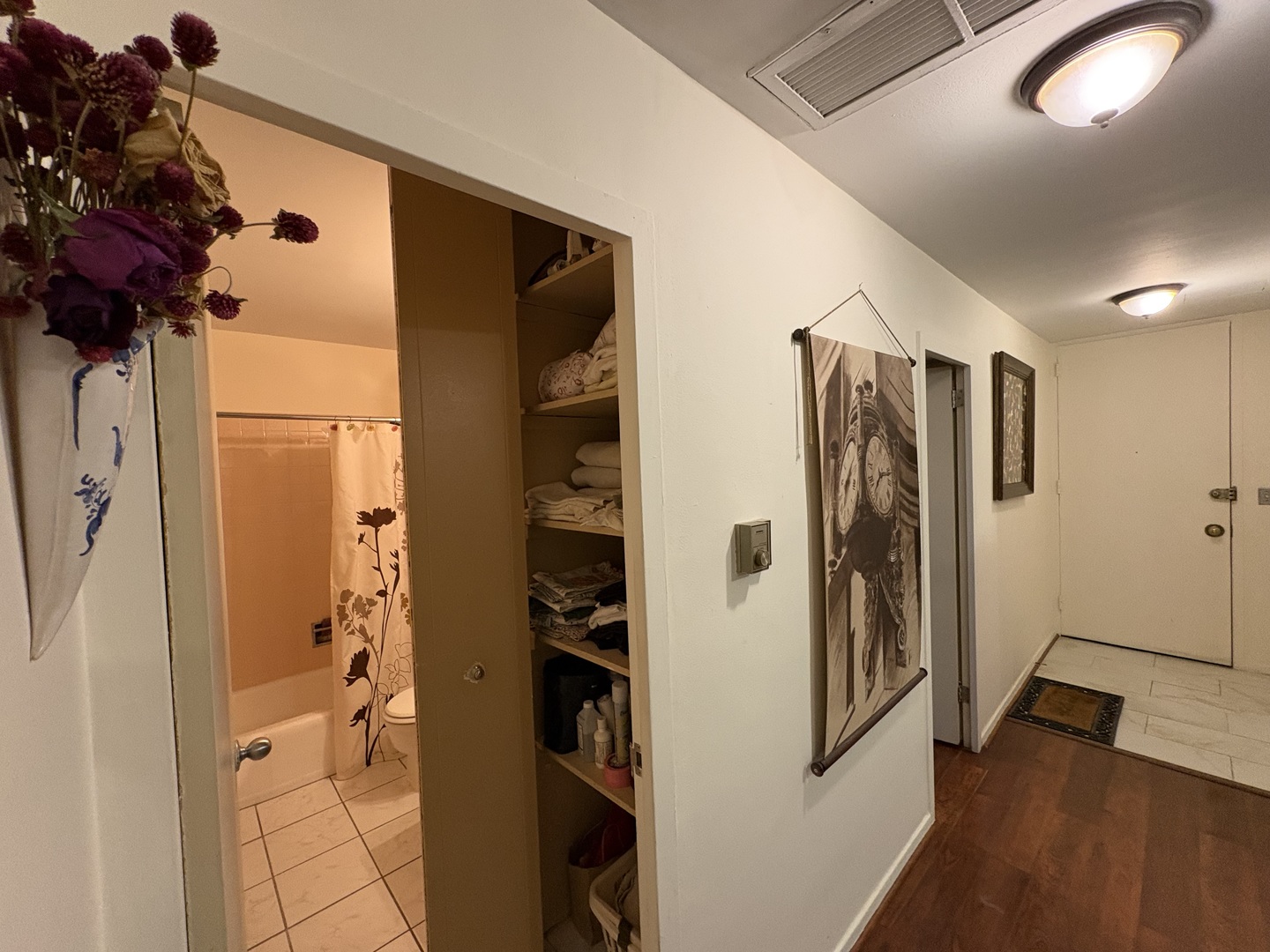 21 W Goethe Street #2A, Chicago, IL 60610