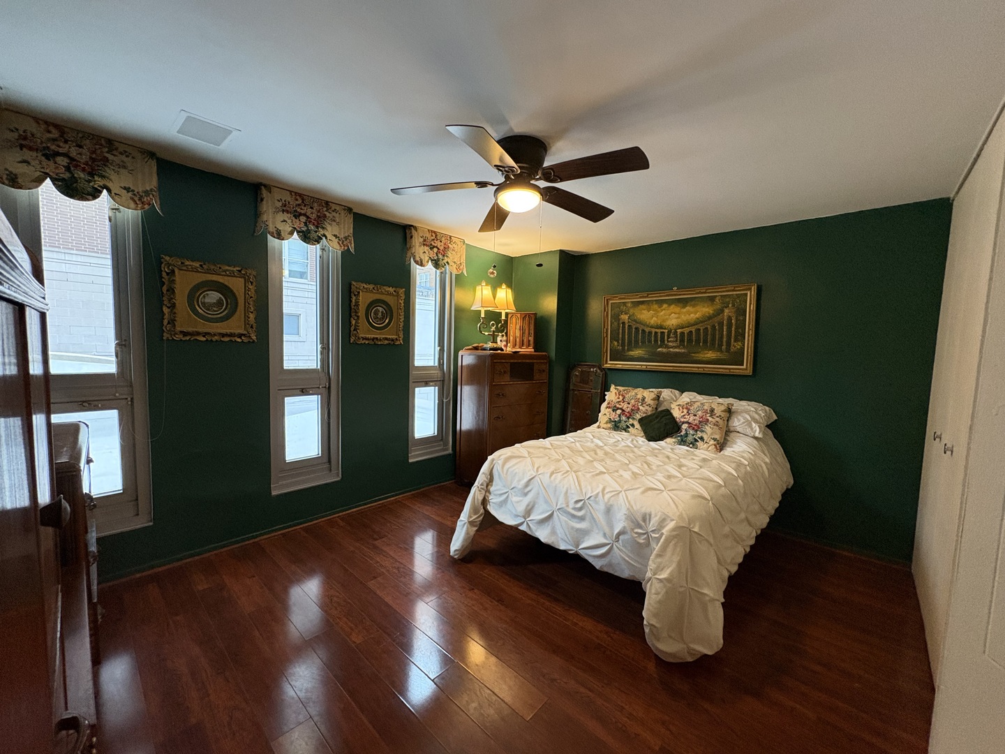 21 W Goethe Street #2A, Chicago, IL 60610