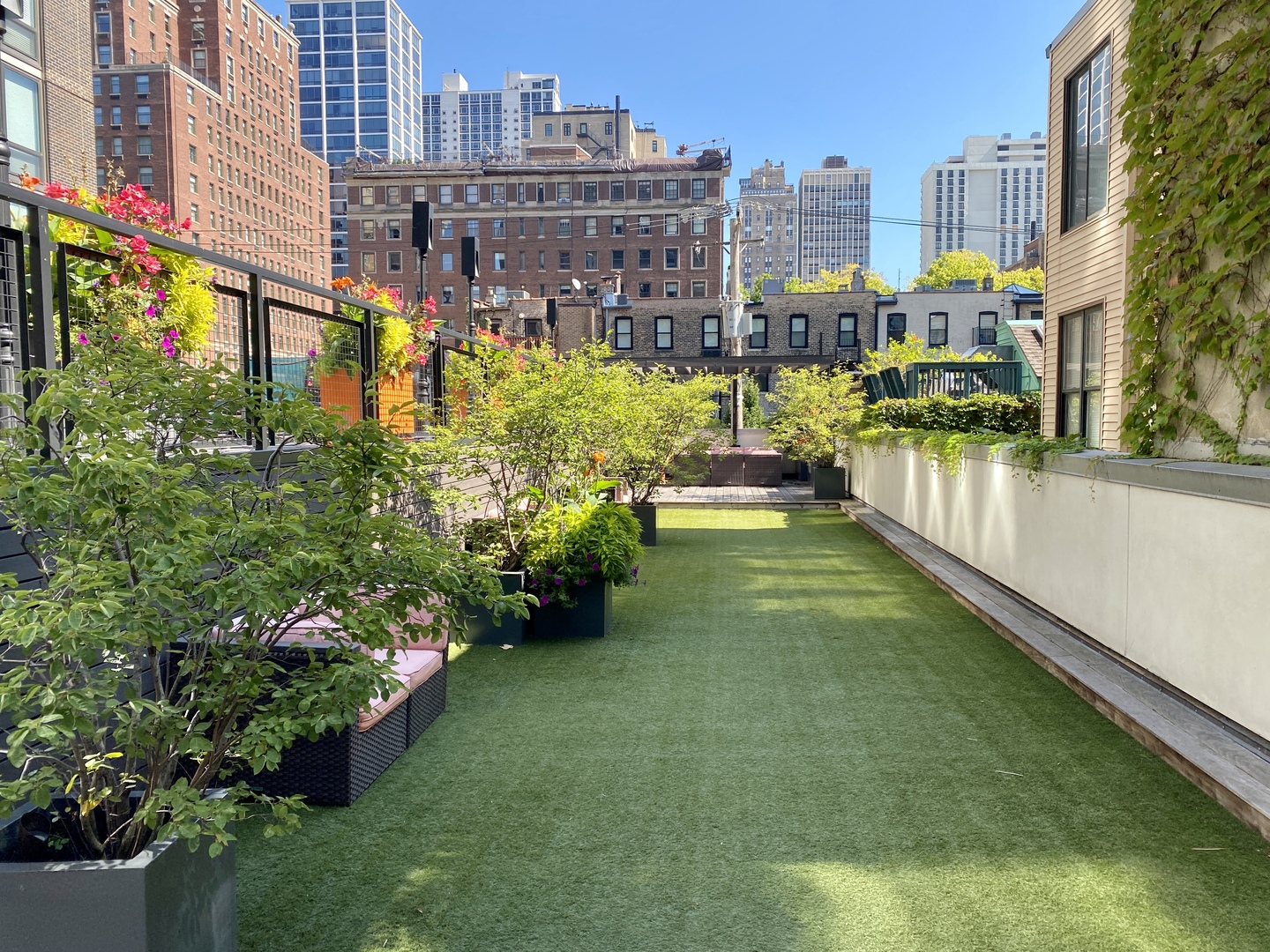 21 W Goethe Street #2A, Chicago, IL 60610