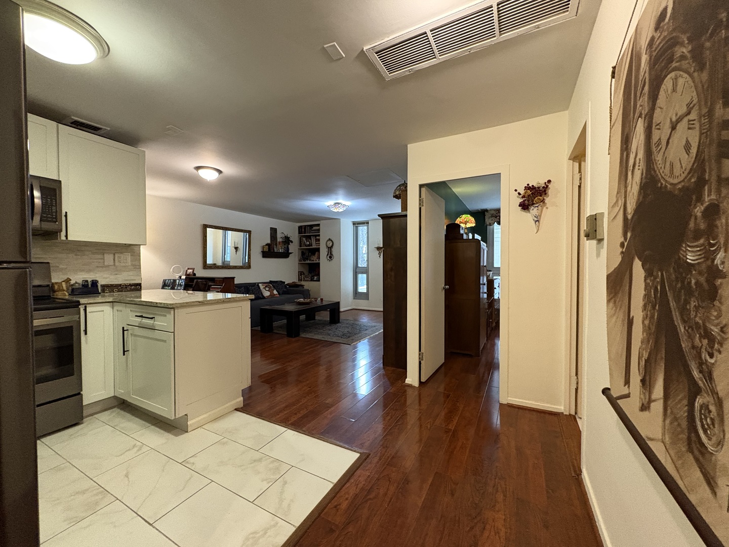 21 W Goethe Street #2A, Chicago, IL 60610