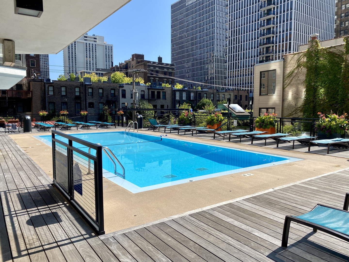 21 W Goethe Street #2A, Chicago, IL 60610