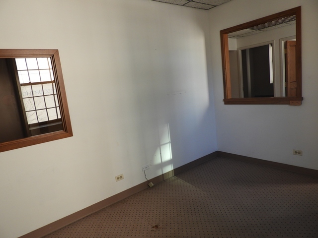 5 S County Street, Waukegan, IL 60085