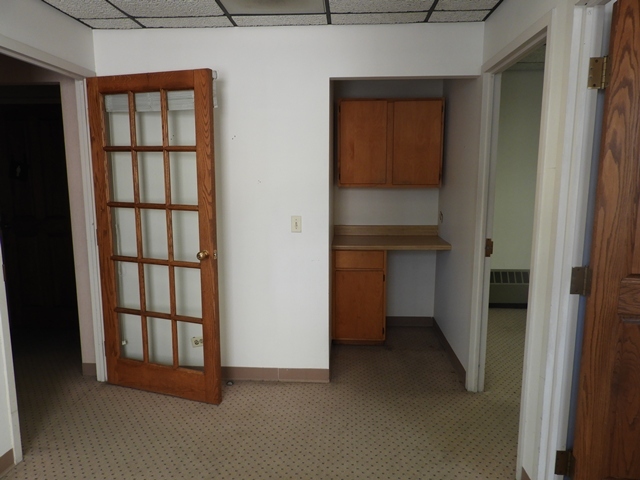 5 S County Street, Waukegan, IL 60085