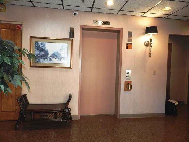 5 S County Street, Waukegan, IL 60085