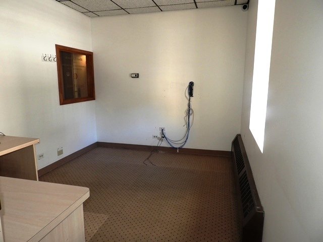 5 S County Street, Waukegan, IL 60085