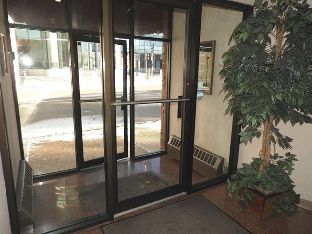 5 S County Street, Waukegan, IL 60085