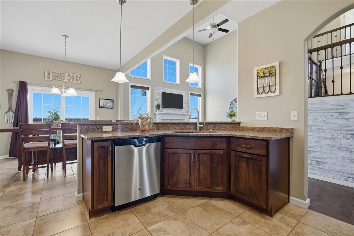 1529 Stoneroller Circle, Bloomington, IL 61705