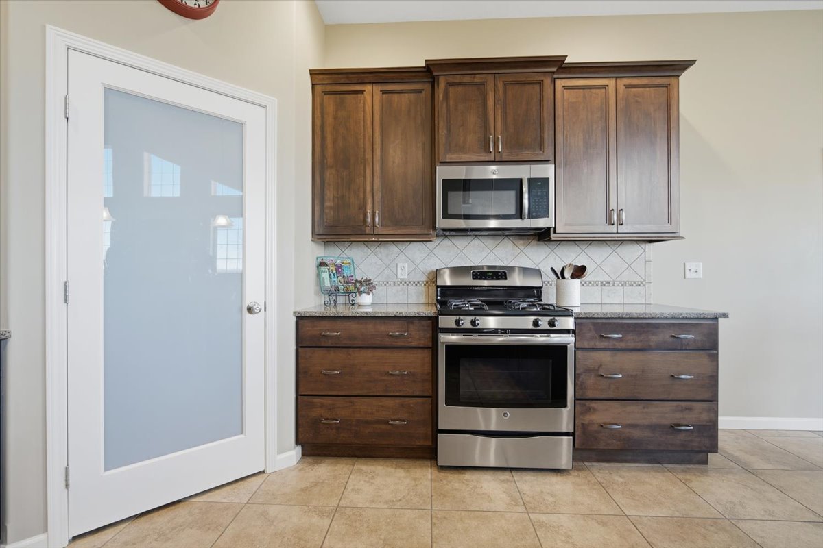 1529 Stoneroller Circle, Bloomington, IL 61705