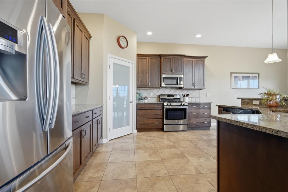 1529 Stoneroller Circle, Bloomington, IL 61705