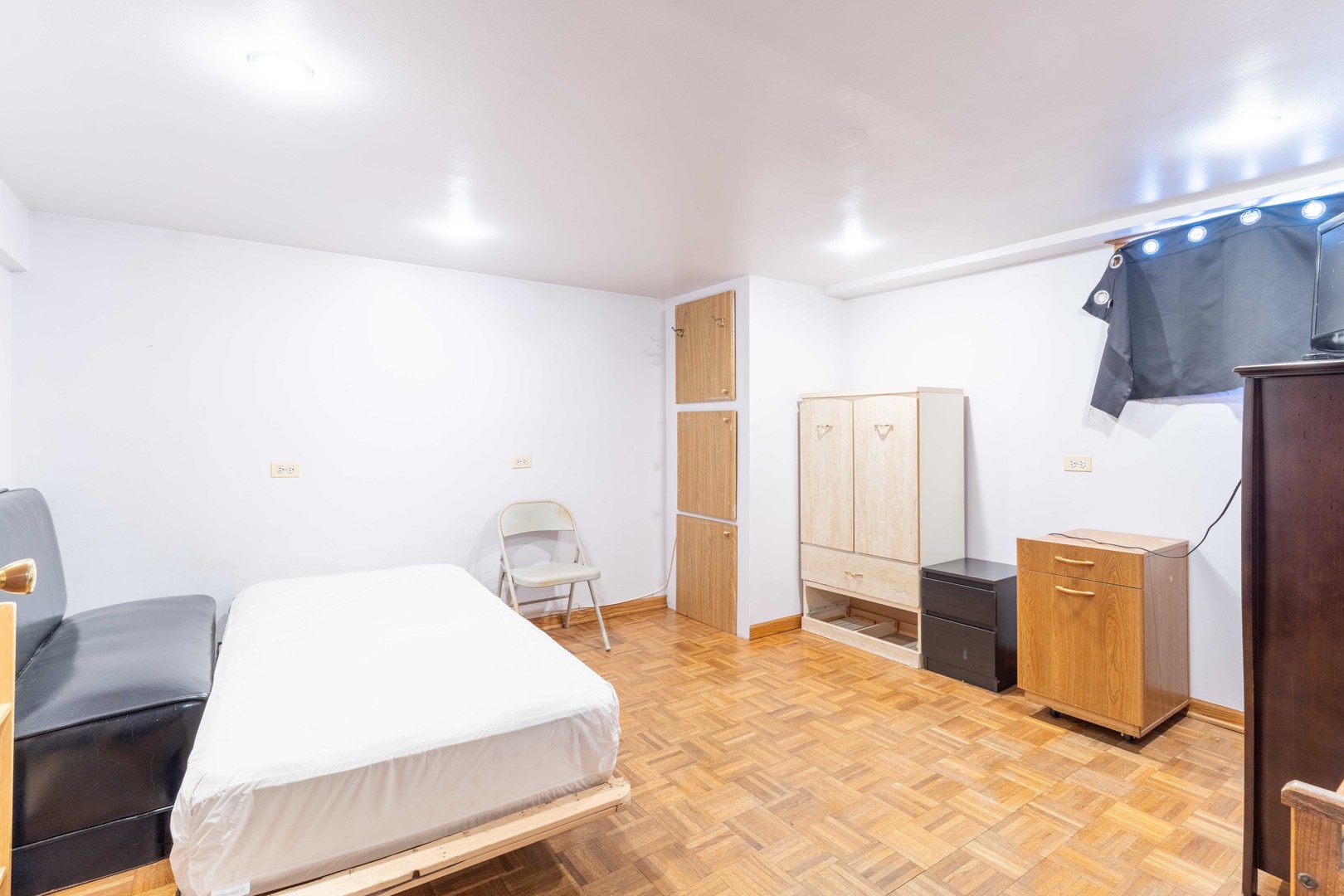 5758 W 64th Place, Chicago, IL 60638