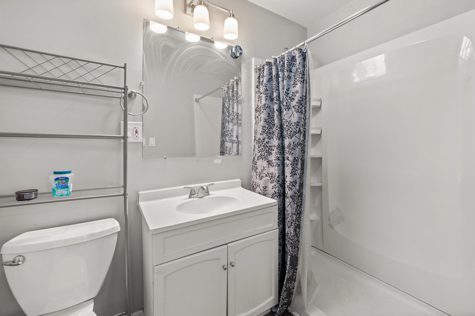 304 Hankes Avenue, Aurora, IL 60505