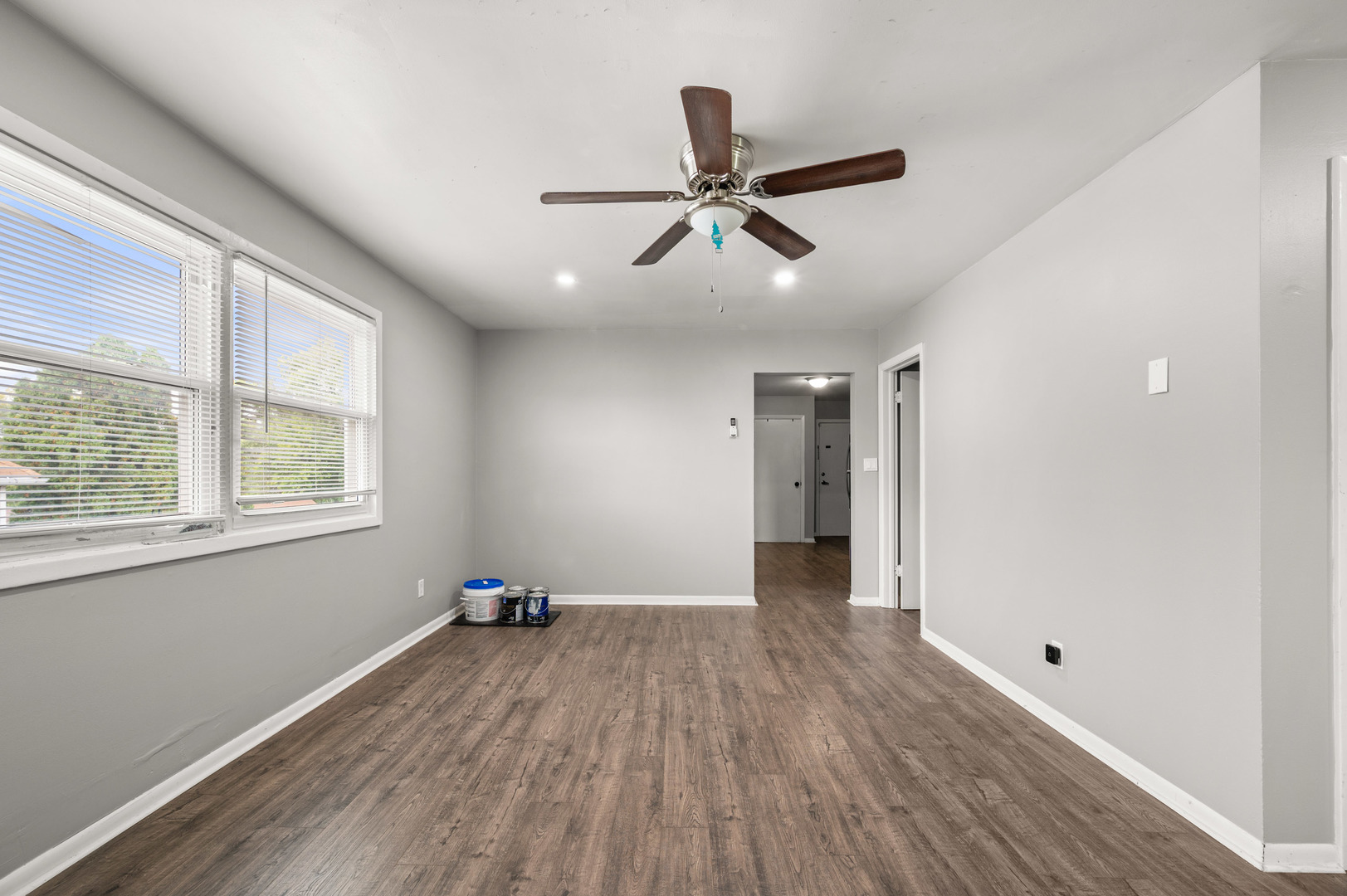 304 Hankes Avenue, Aurora, IL 60505