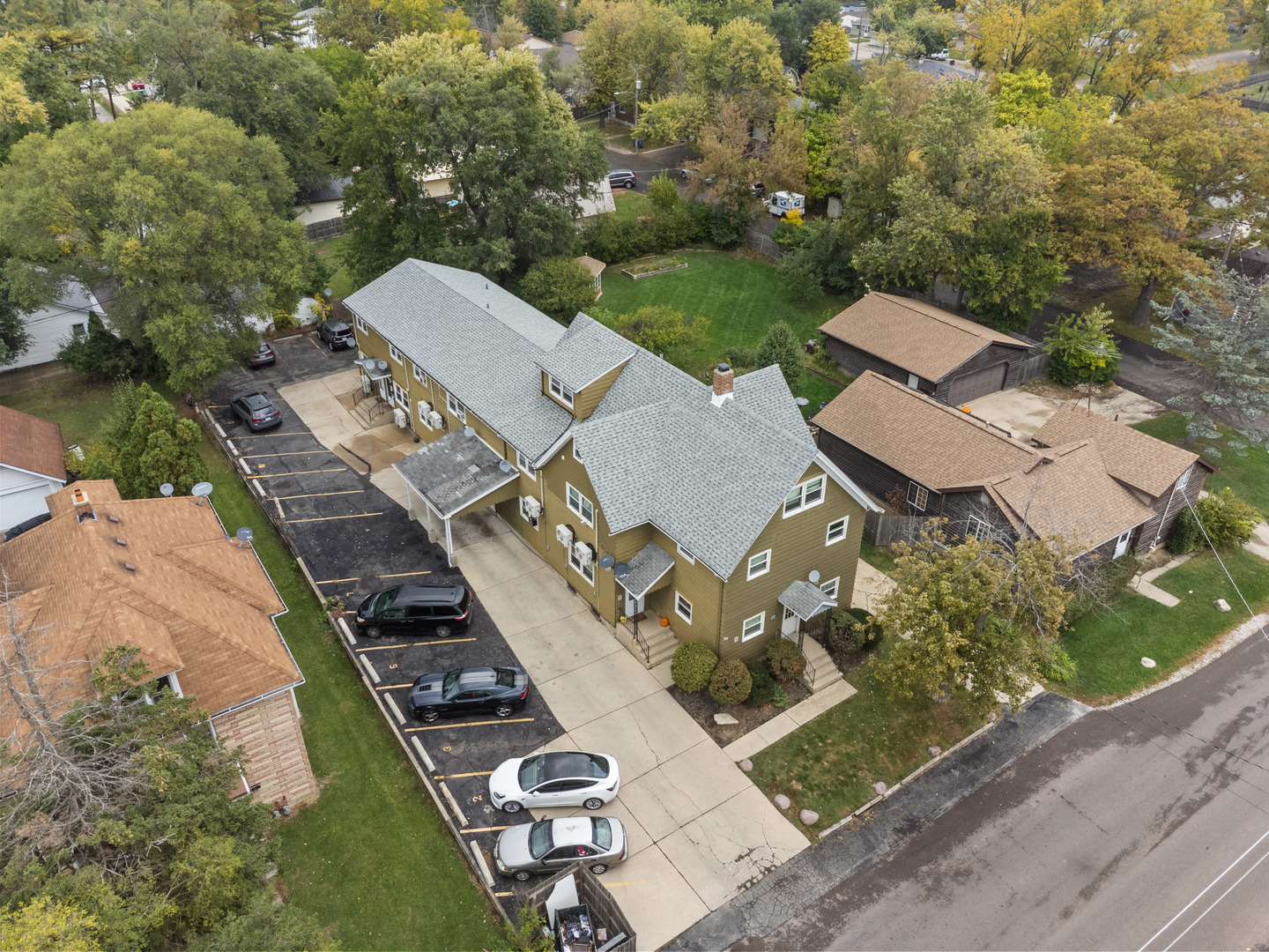 304 Hankes Avenue, Aurora, IL 60505