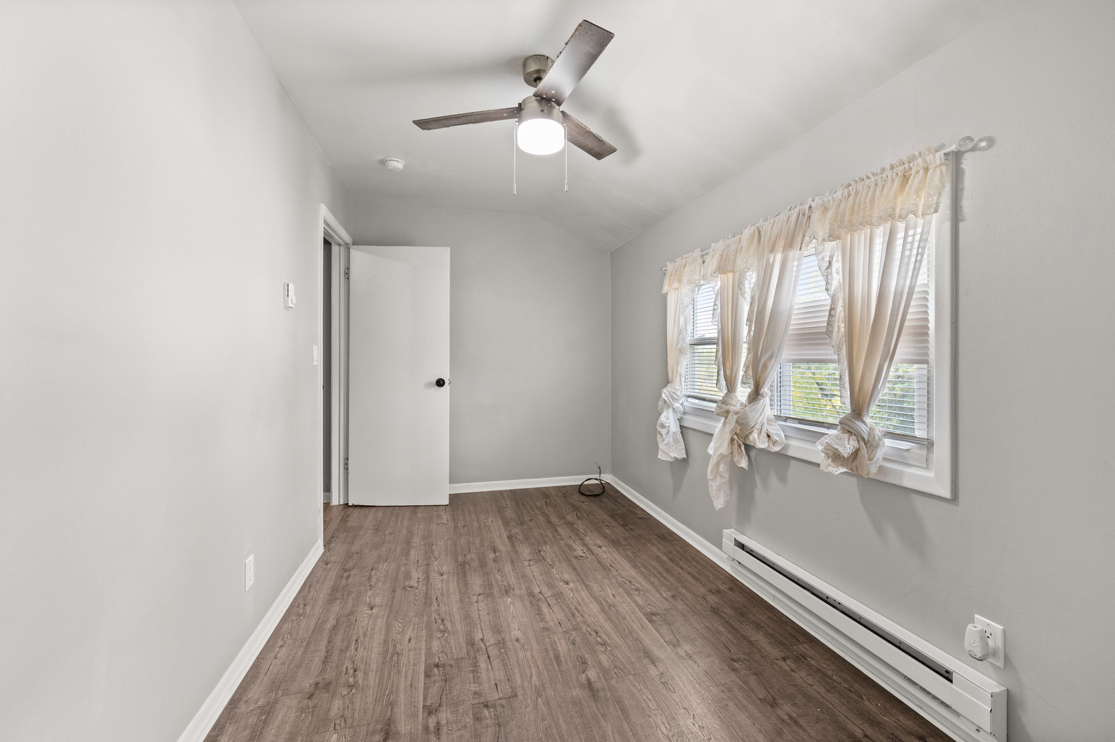 304 Hankes Avenue, Aurora, IL 60505