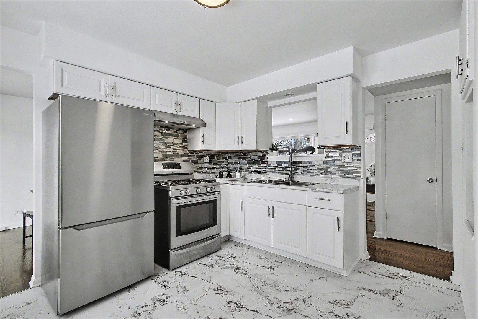 16728 School Street, South Holland, IL 60473