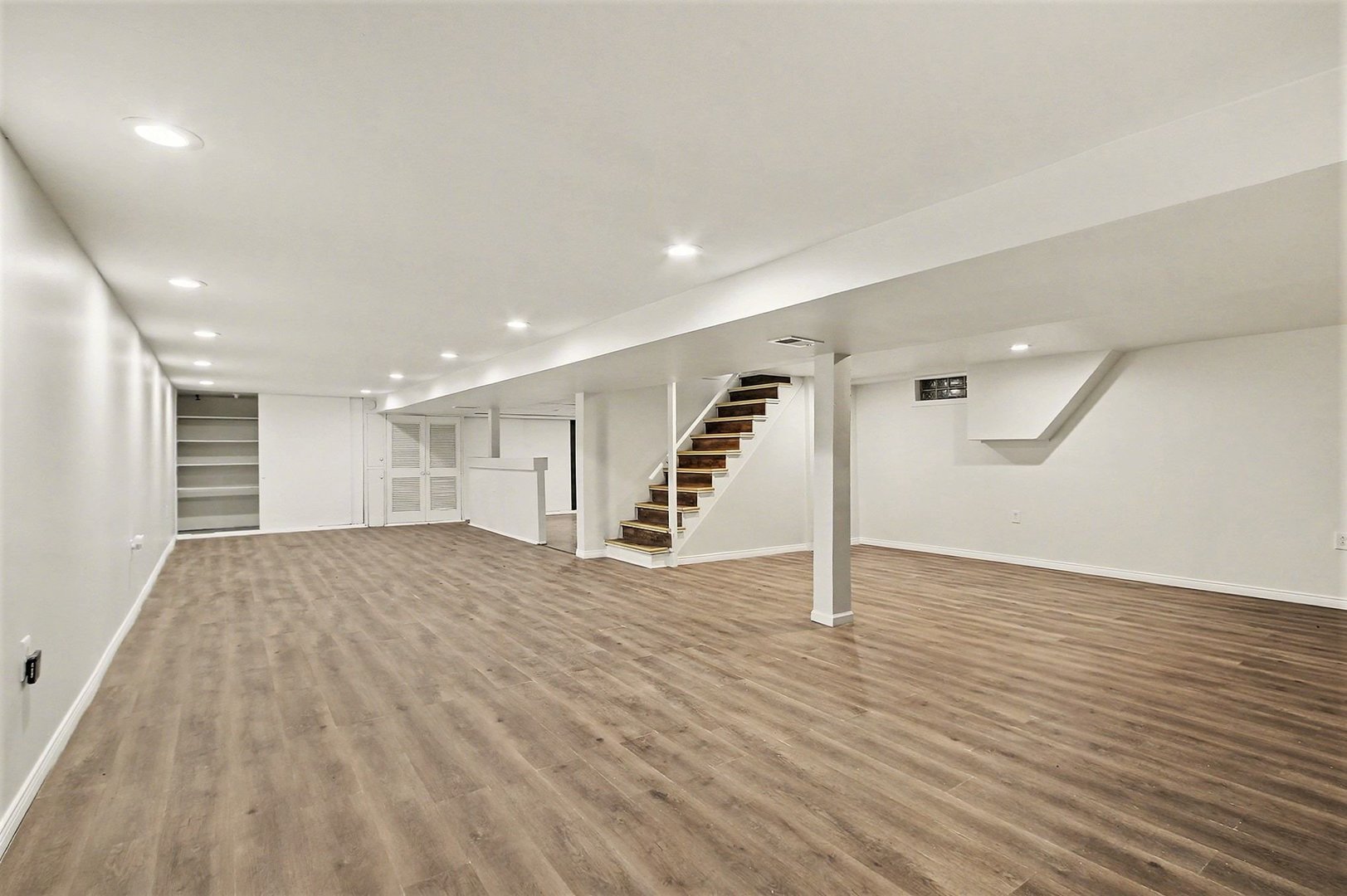 16728 School Street, South Holland, IL 60473