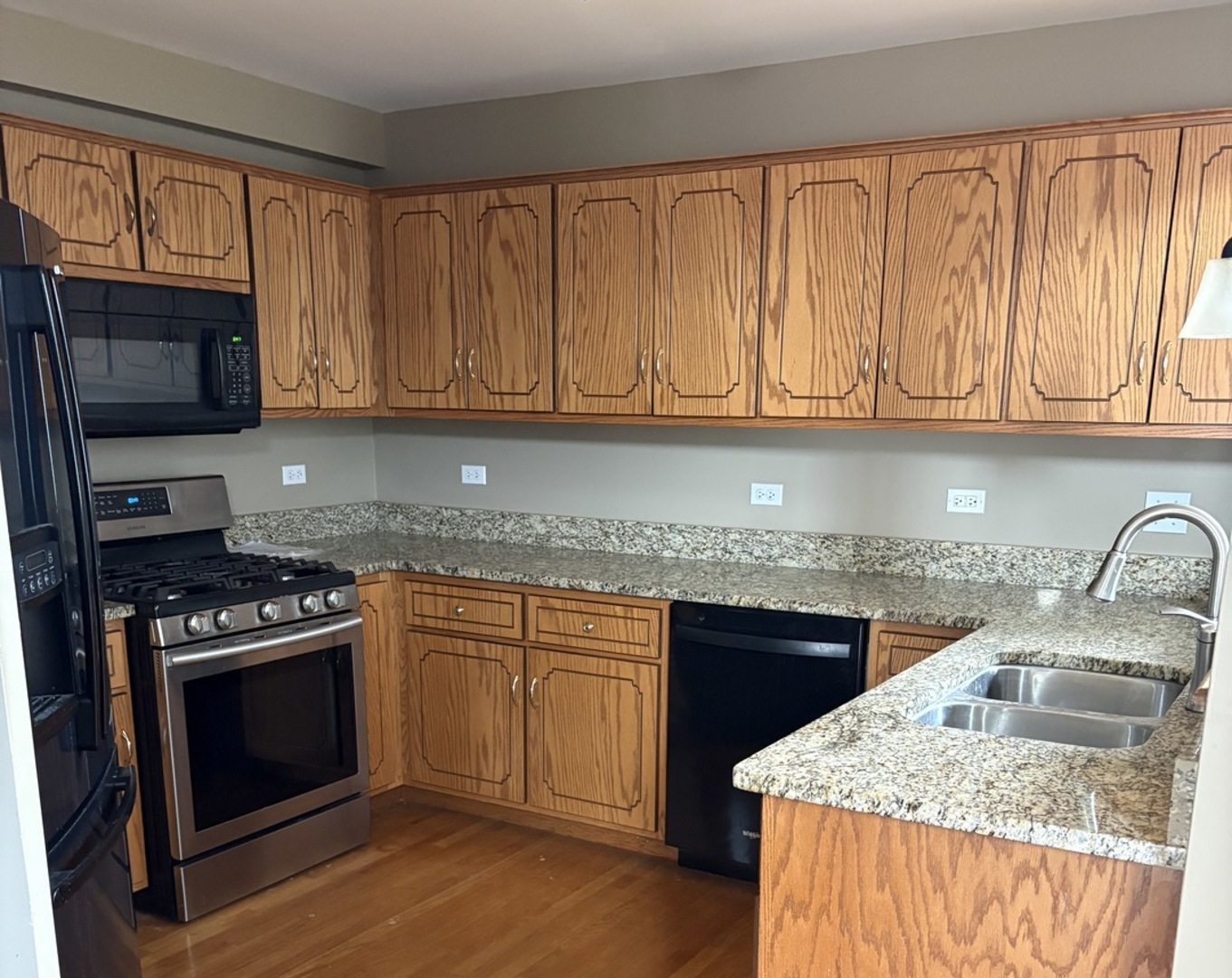 5536 Foxwoods Drive, Oak Lawn, IL 60453