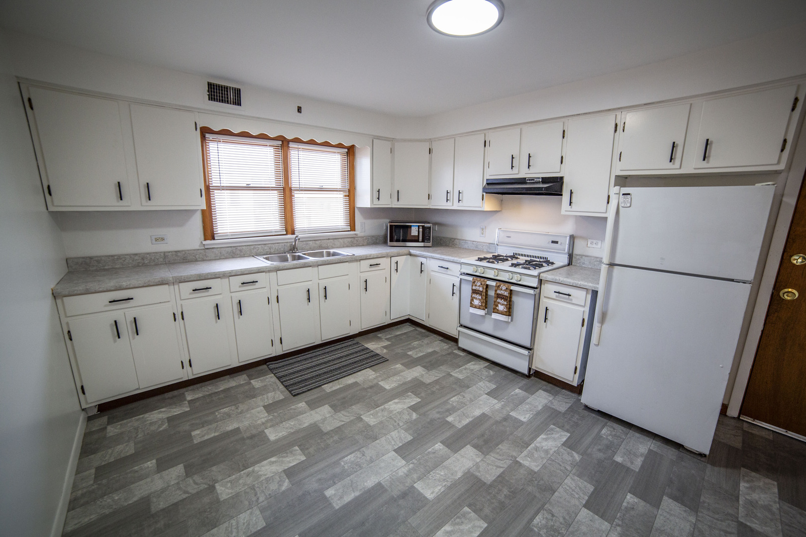 2336 122nd Street #2, Blue Island, IL 60406