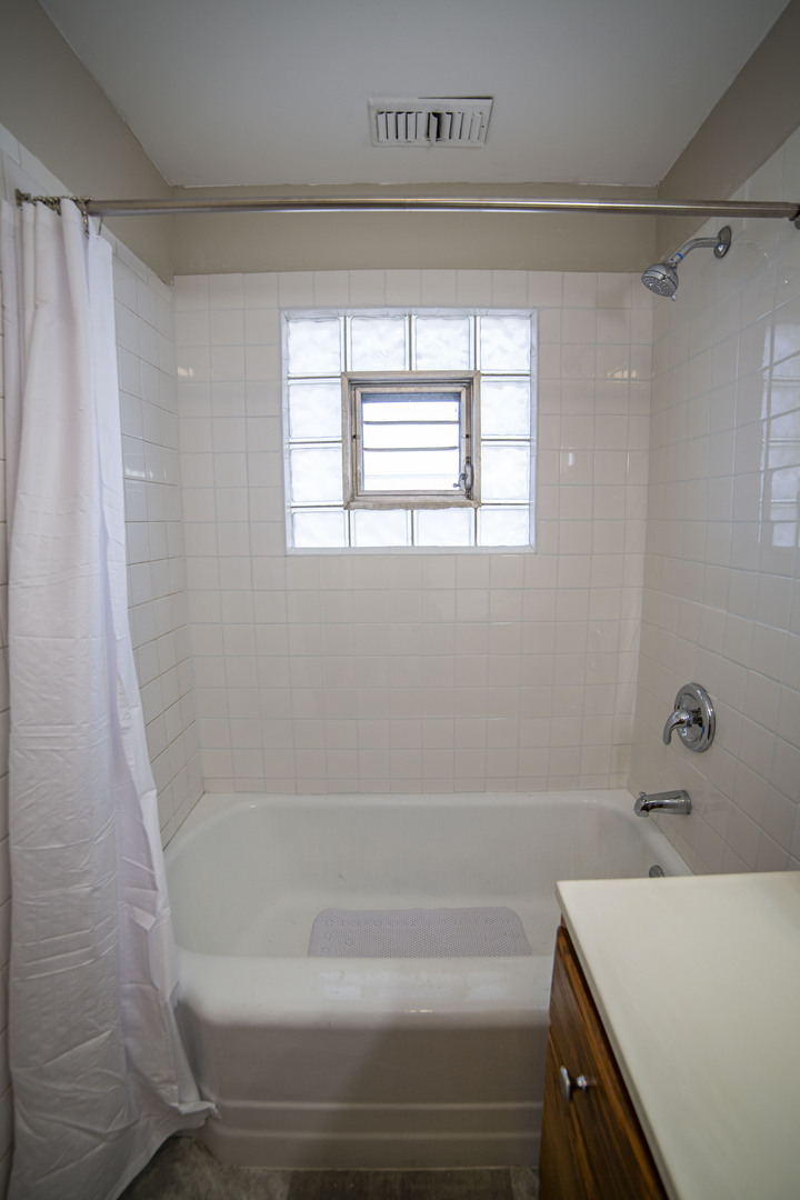 2336 122nd Street #2, Blue Island, IL 60406