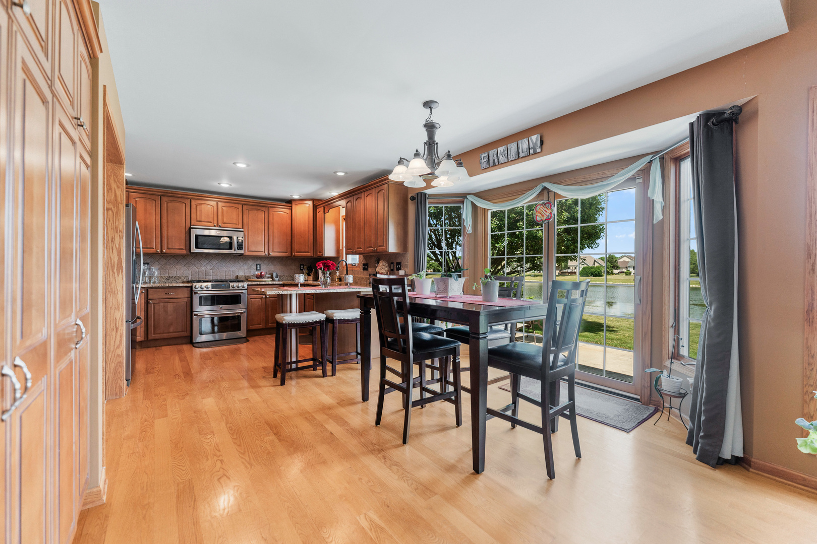 311 Alden Drive, Sycamore, IL 60178