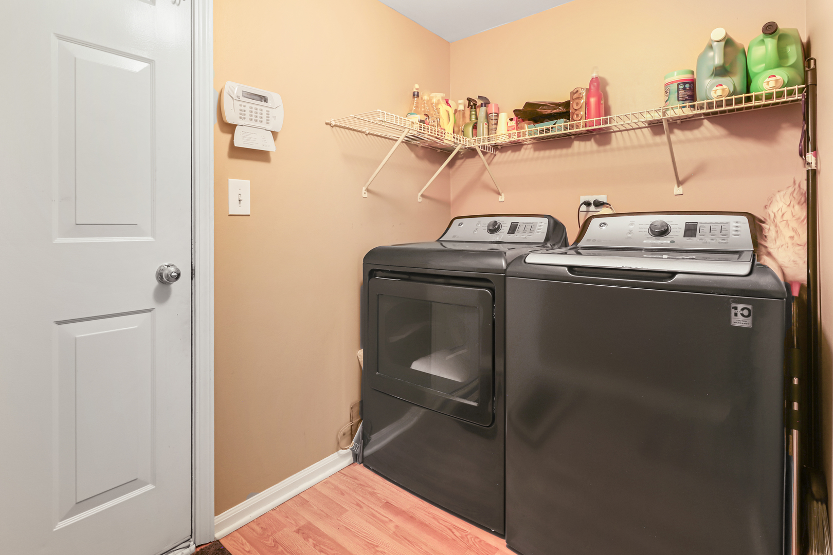 6771 E Wellsley Court, Gurnee, IL 60031