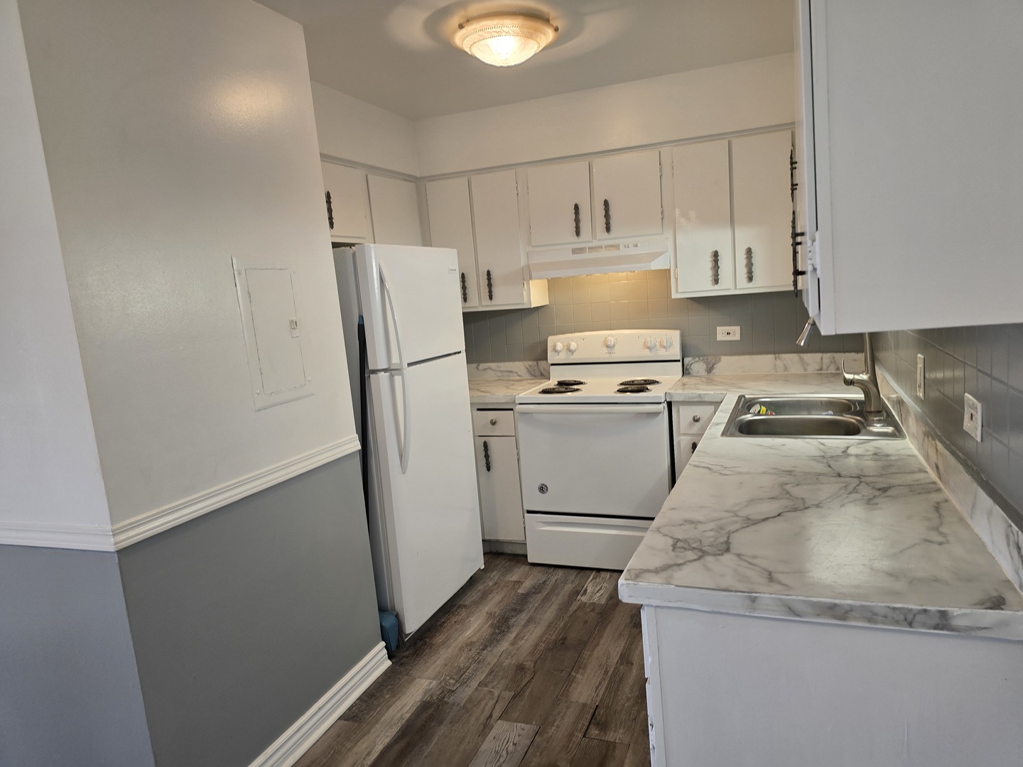 17701 PARK Boulevard #304, Lansing, IL 60438