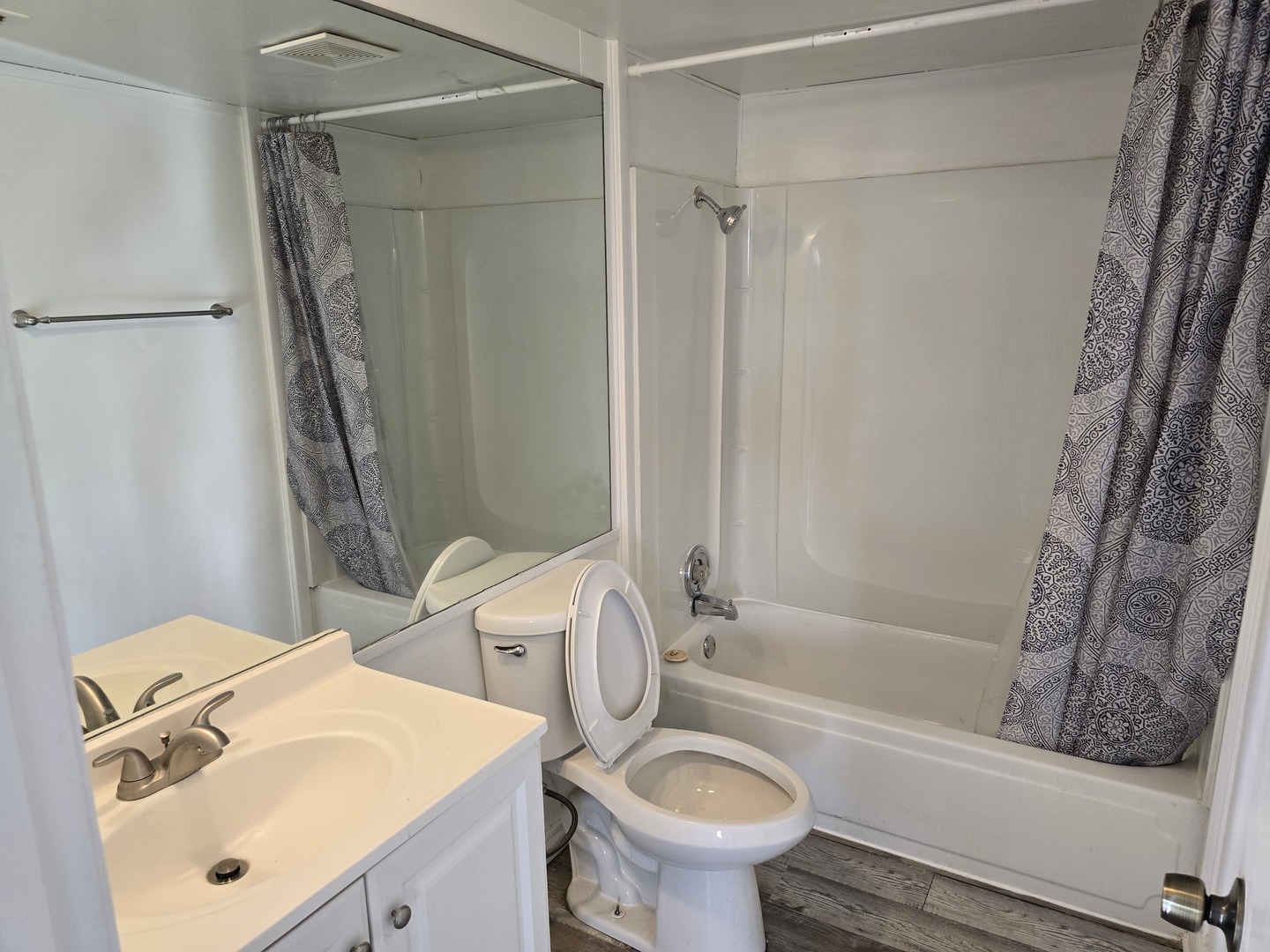 17701 PARK Boulevard #304, Lansing, IL 60438