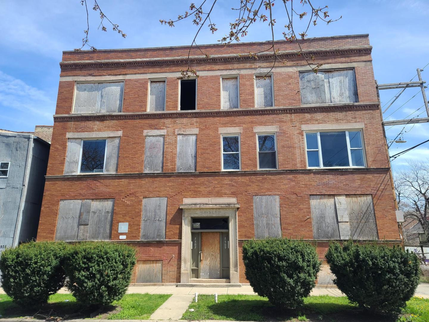 935 E 75th Street, Chicago, IL 60619