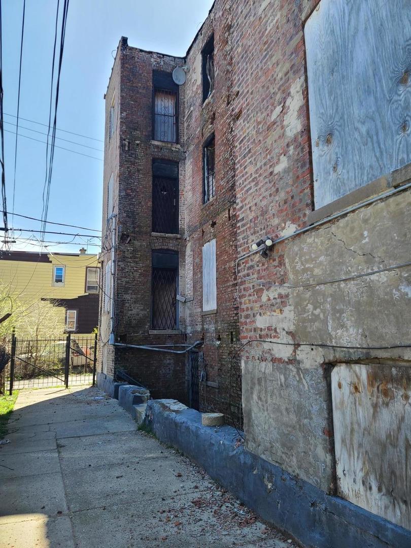 935 E 75th Street, Chicago, IL 60619