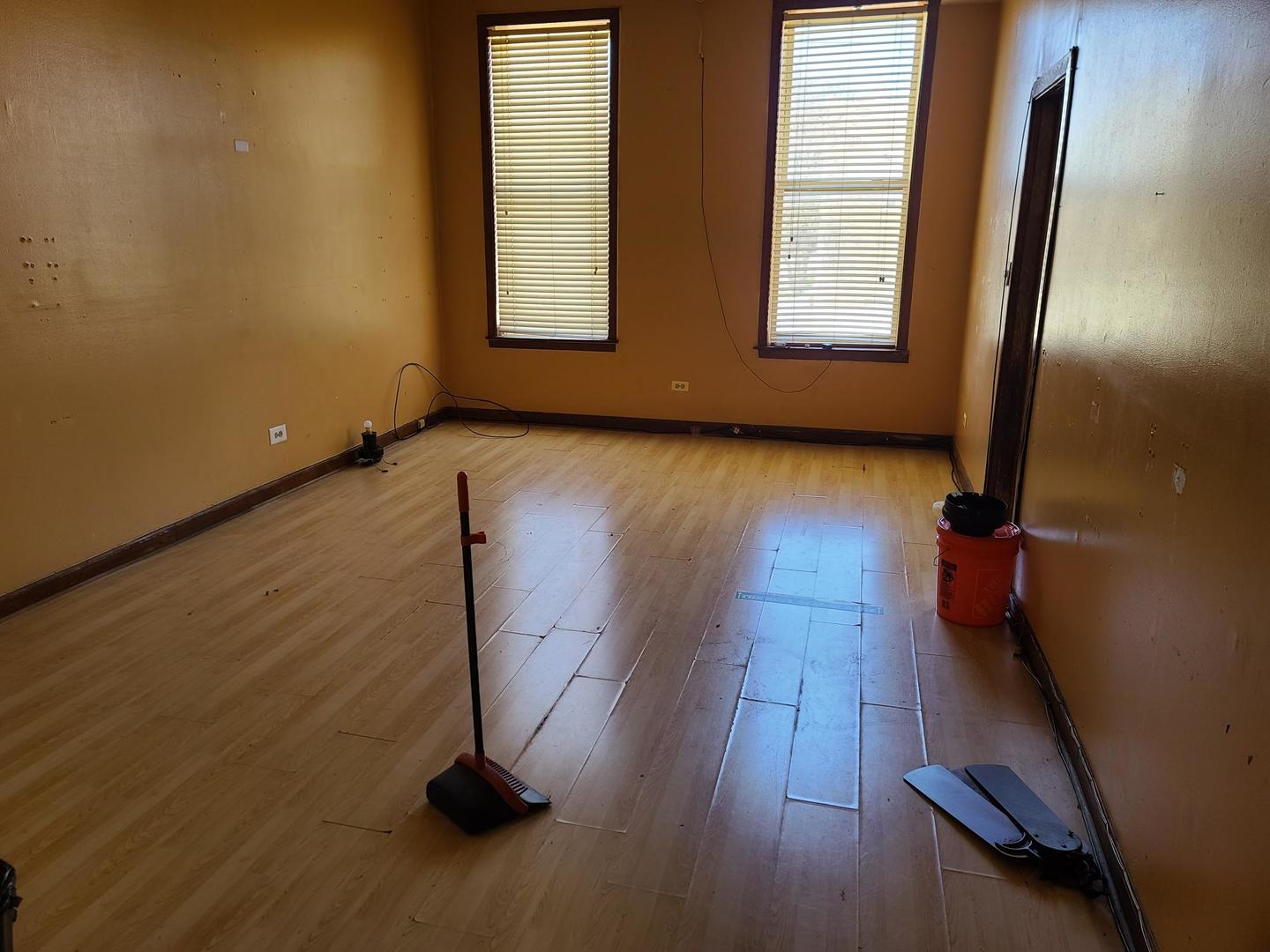 935 E 75th Street, Chicago, IL 60619