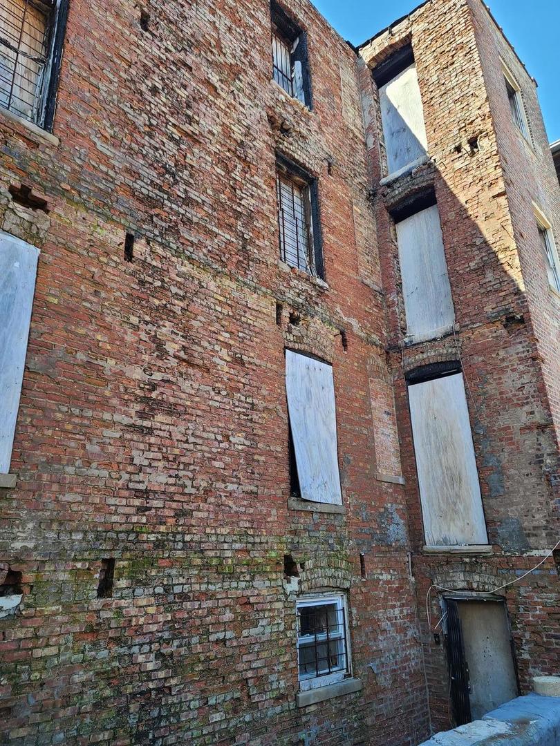 935 E 75th Street, Chicago, IL 60619