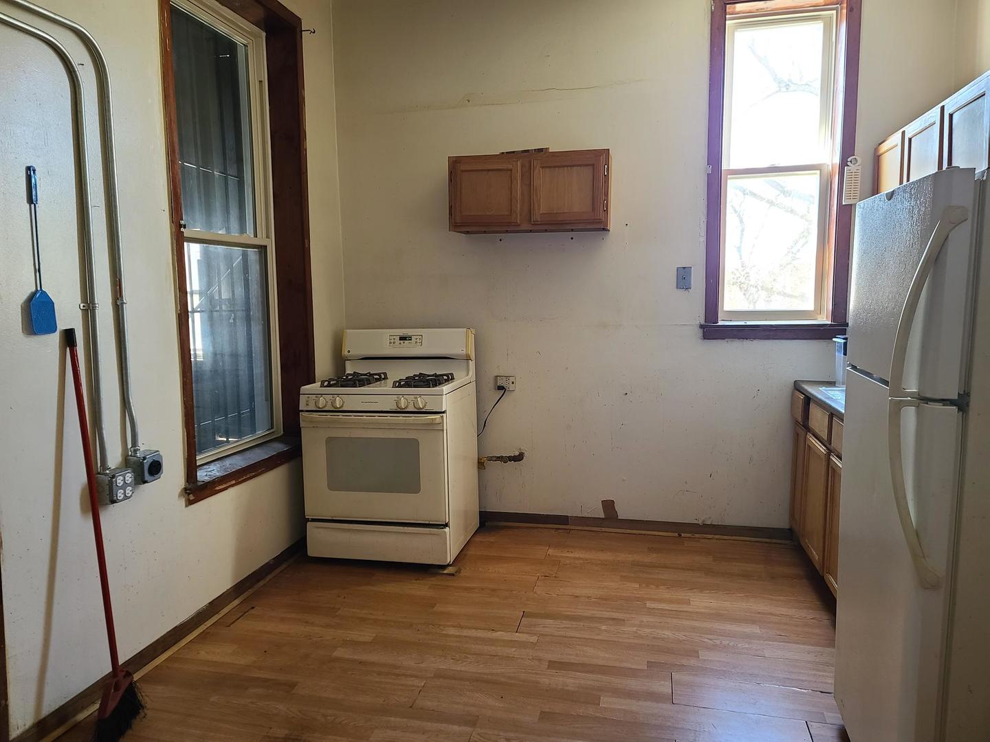 935 E 75th Street, Chicago, IL 60619