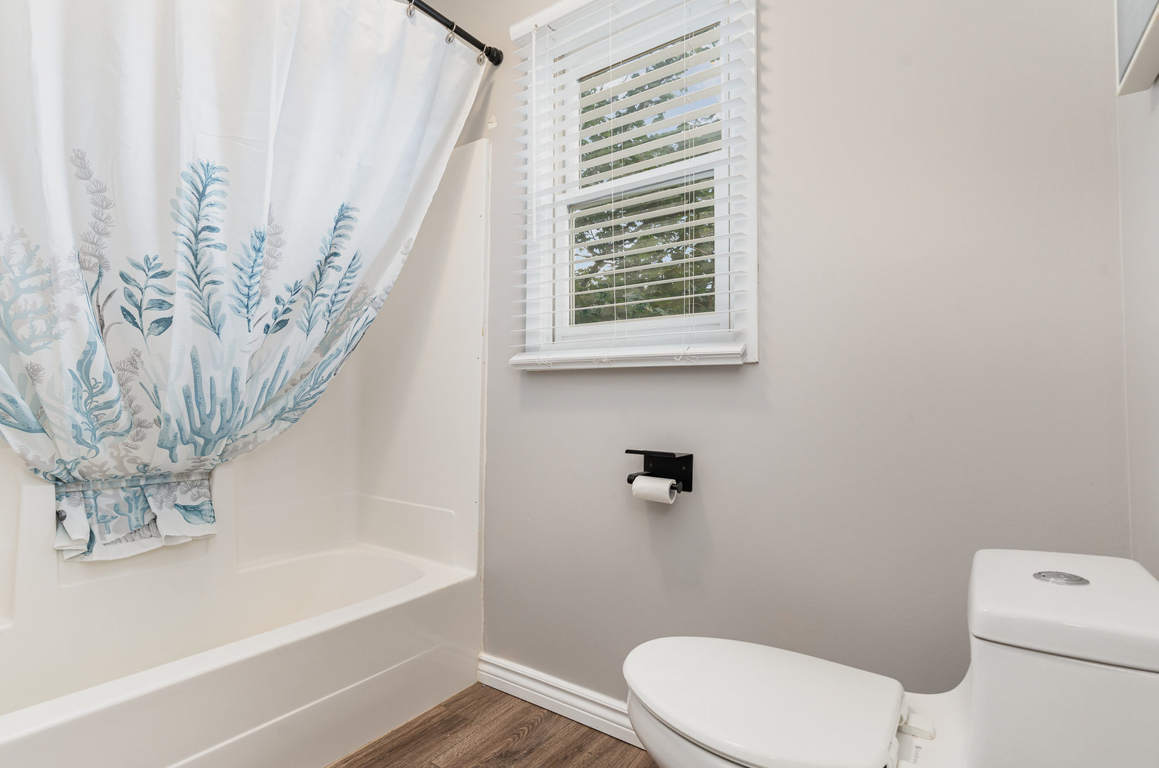 6032 S Lake Shore Drive, Cary, IL 60013