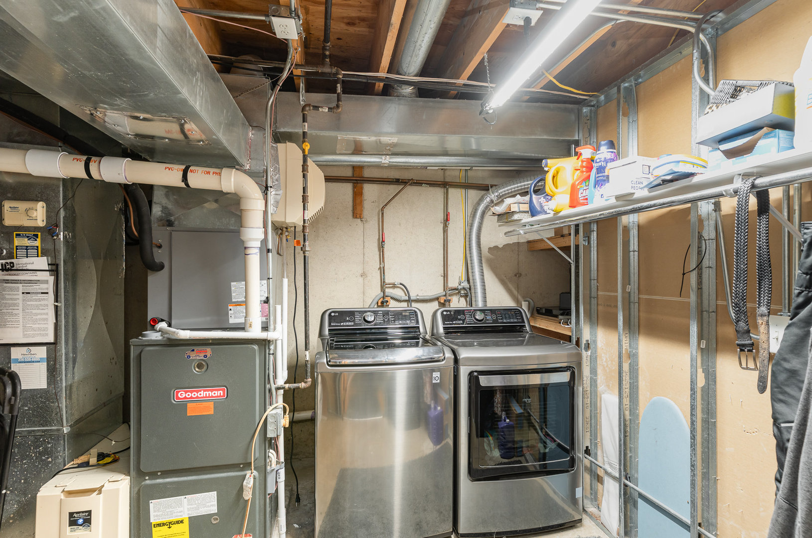 6032 S Lake Shore Drive, Cary, IL 60013