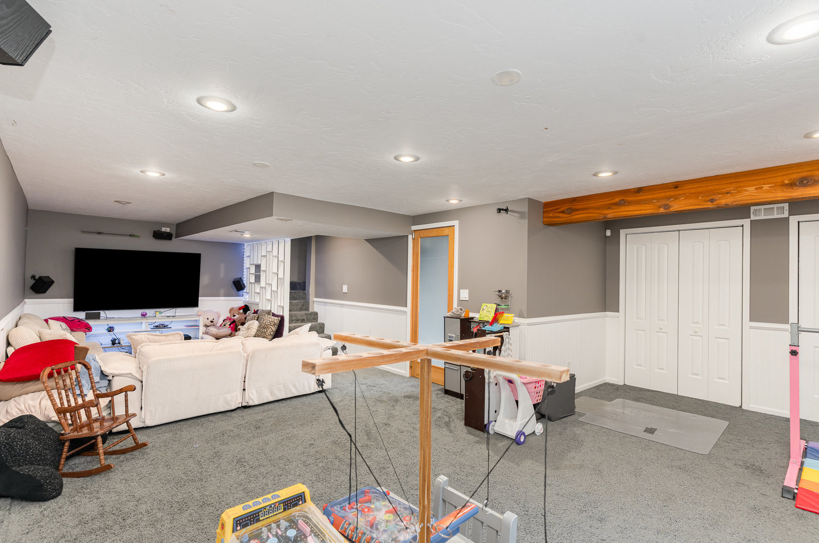 6032 S Lake Shore Drive, Cary, IL 60013