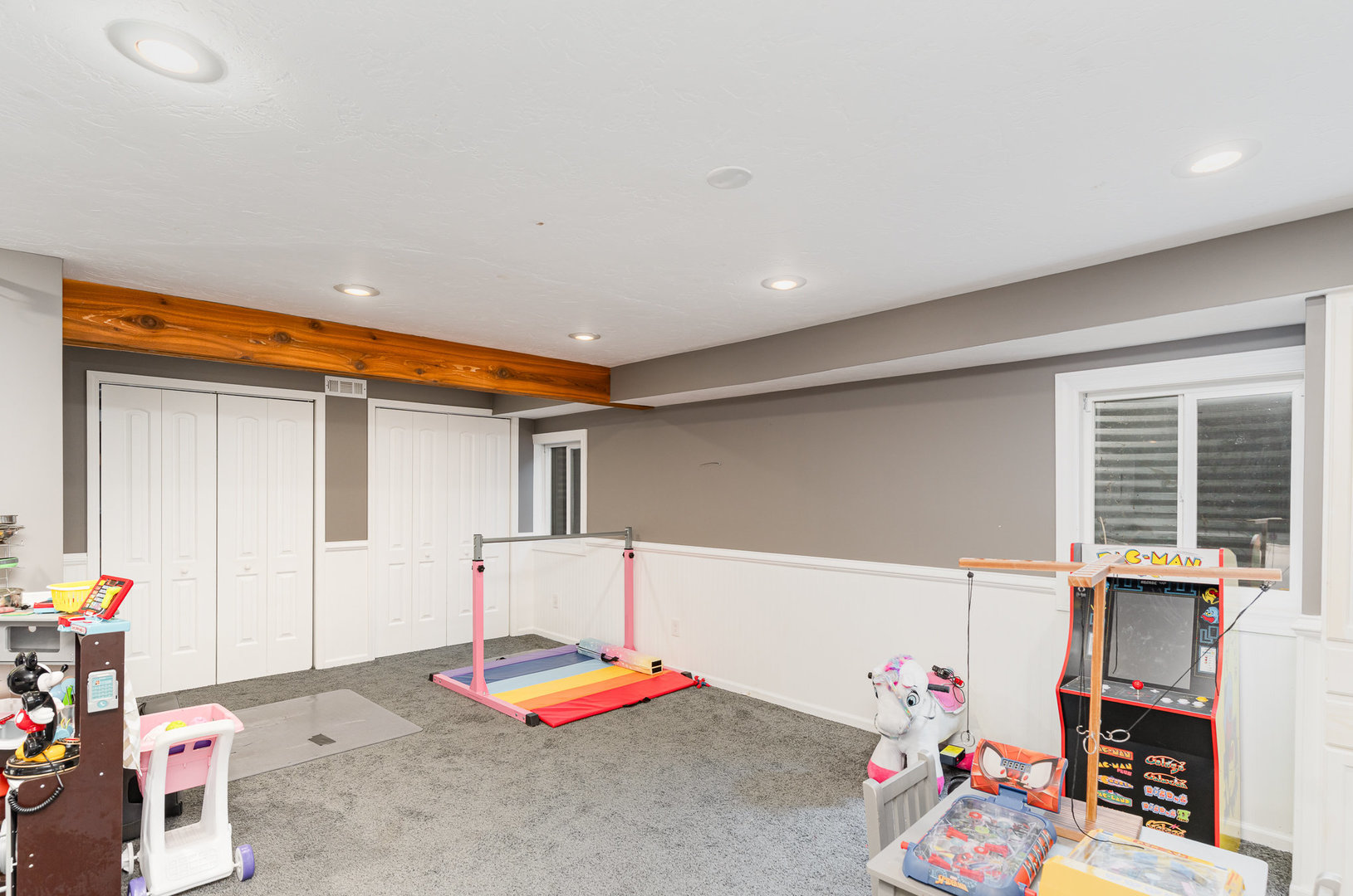 6032 S Lake Shore Drive, Cary, IL 60013